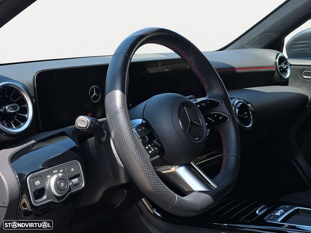Mercedes-Benz A 250 Limousine - 11