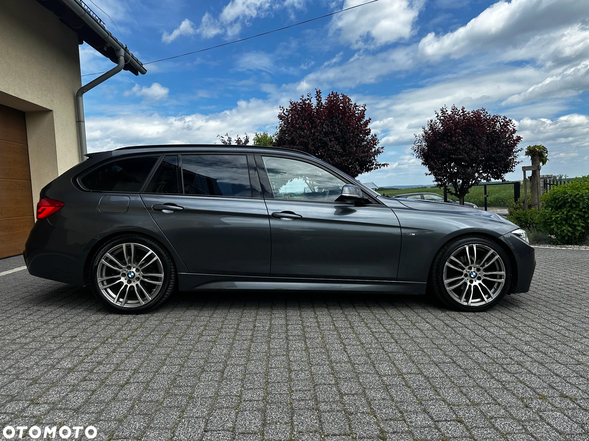 BMW Seria 3 318d Touring Edition M Sport Shadow - 13