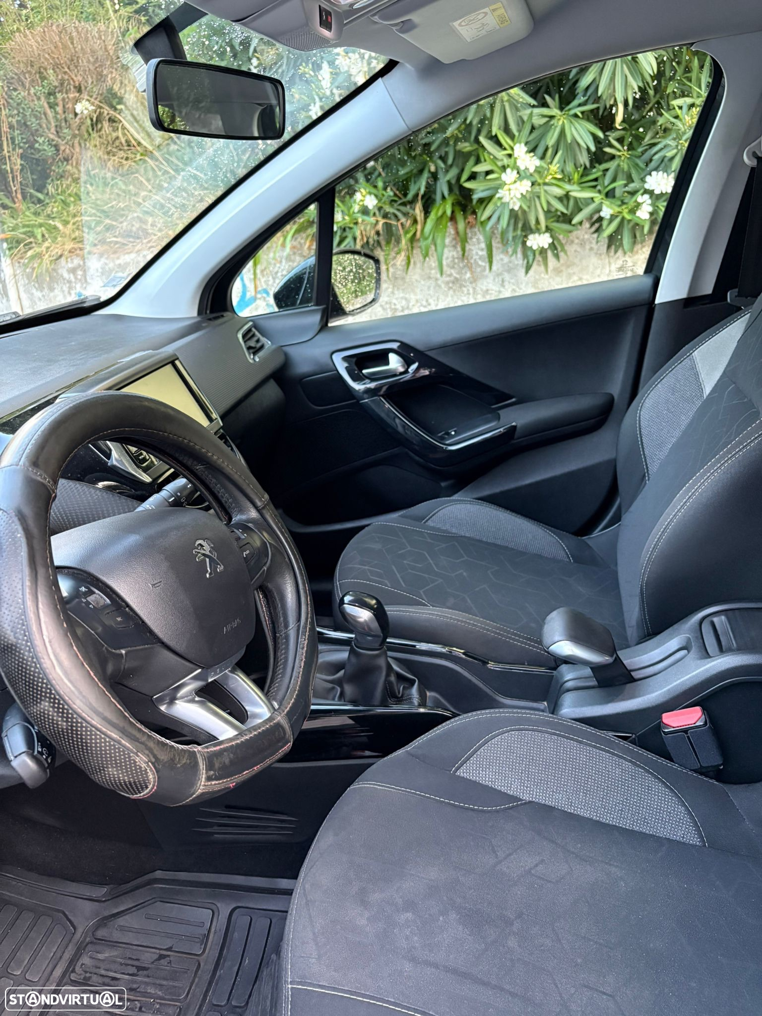 Peugeot 2008 1.5 BlueHDi Style - 11