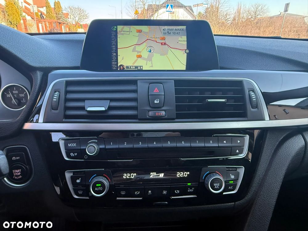 BMW Seria 3 318d M Sport Shadow - 30
