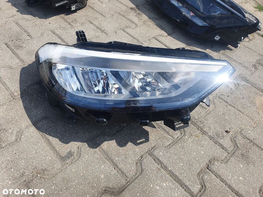 LAMPA PRZEDNIA PRAWA VW ID3 10C941006A - 3