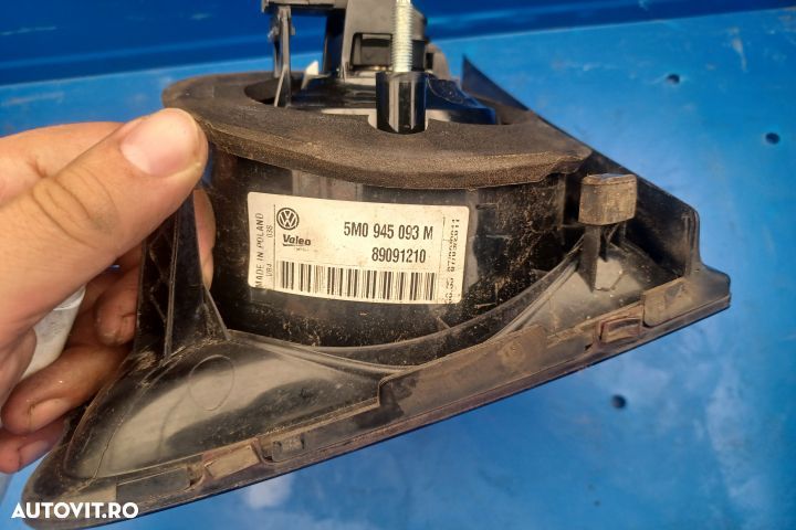 Lampa / Tripla stop dreapta pe hayon 5M0945093M Volkswagen VW Golf 5 - 2