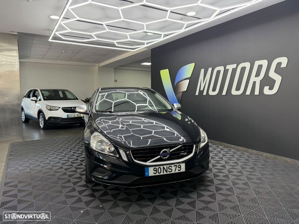 Volvo V60 2.0 D2 R-Design Momentum - 3