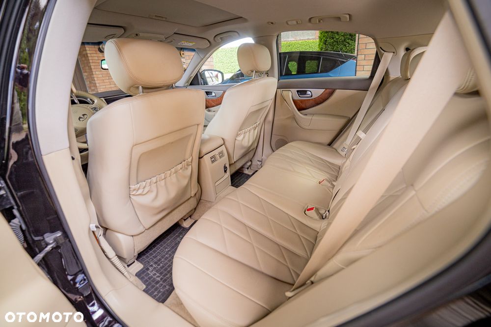 Infiniti QX70 3.0d S Premium - 6