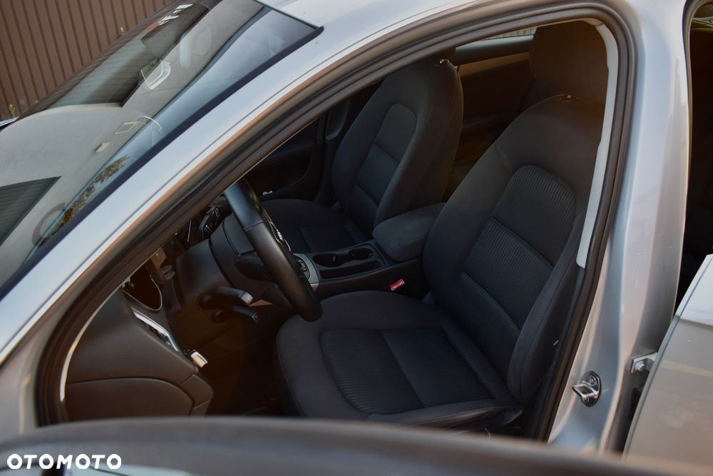 Audi A4 Avant 2.0 TDI - 9