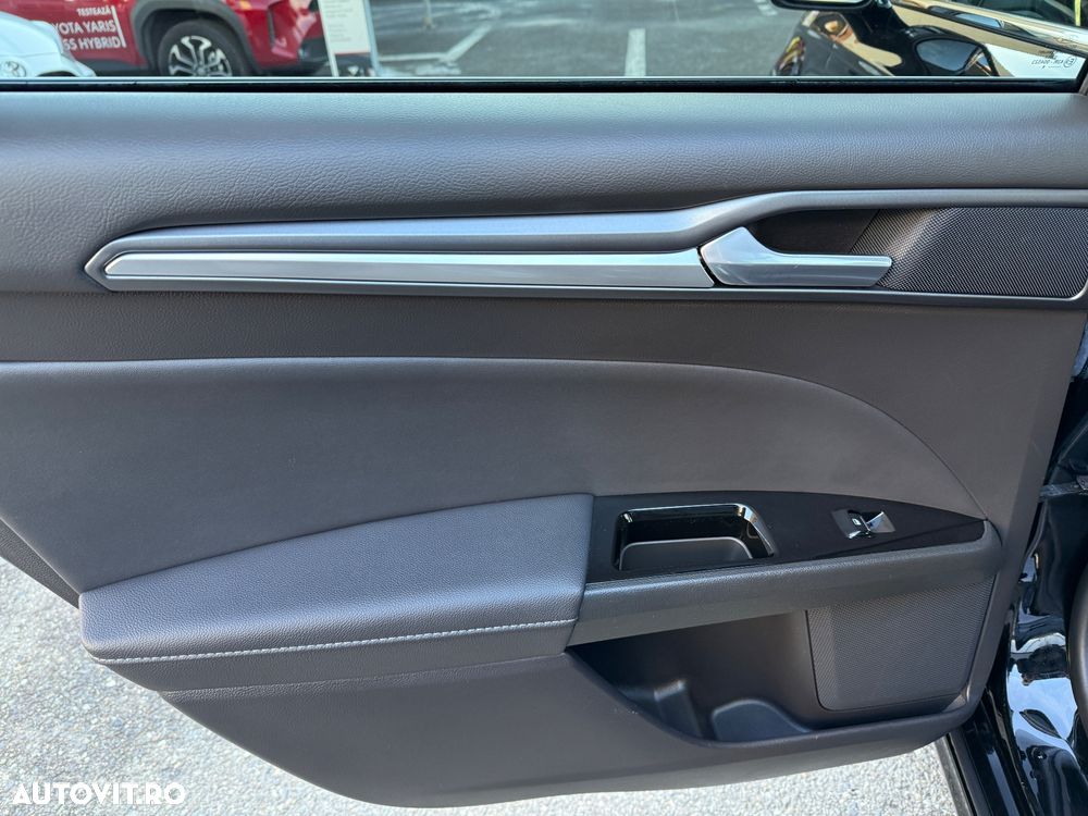 Ford Mondeo 2.0 HEV Titanium - 28