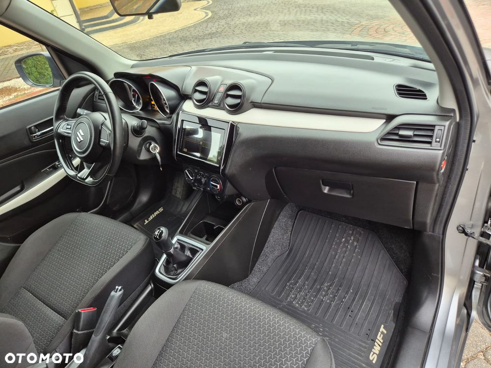 Suzuki Swift 1.2 SHVS Premium Plus - 6