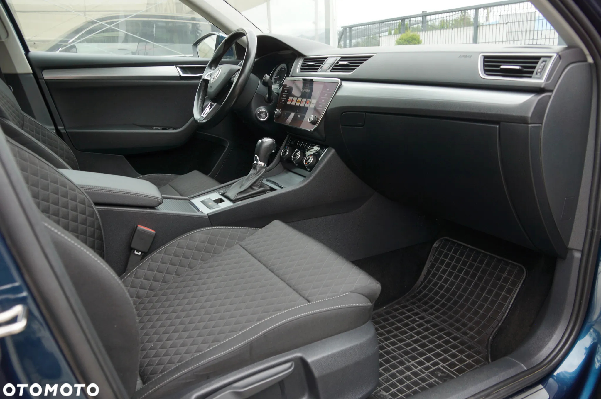 Skoda Superb 2.0 TDI Ambition DSG - 25