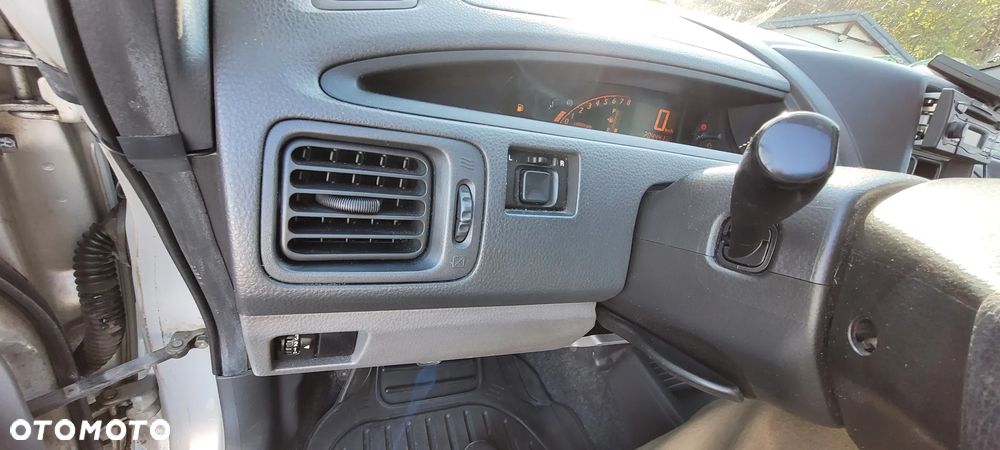 Suzuki Liana Kombi 1.6 Comfort - 33