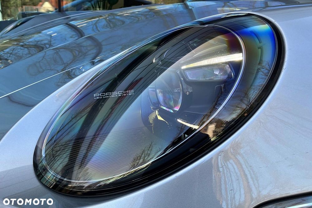 Porsche 911 Carrera - 11