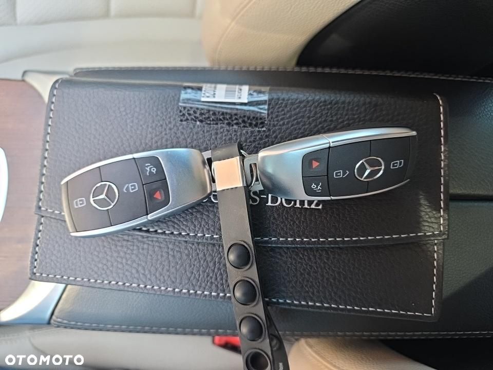 Mercedes-Benz Klasa C 300 4Matic 9G-TRONIC AMG Line - 14
