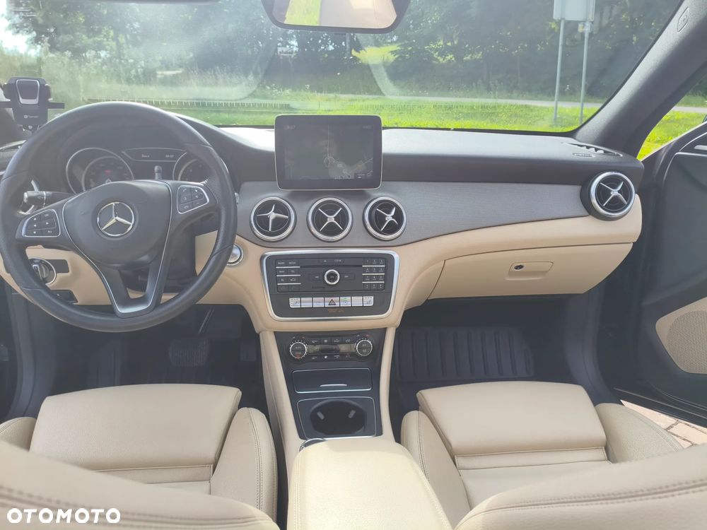 Mercedes-Benz CLA 250 Sport 7G-DCT - 15