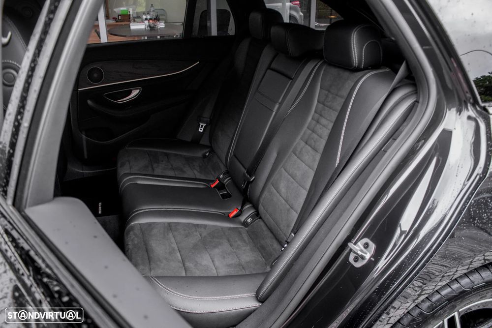 Mercedes-Benz E 300 e AMG Line - 33