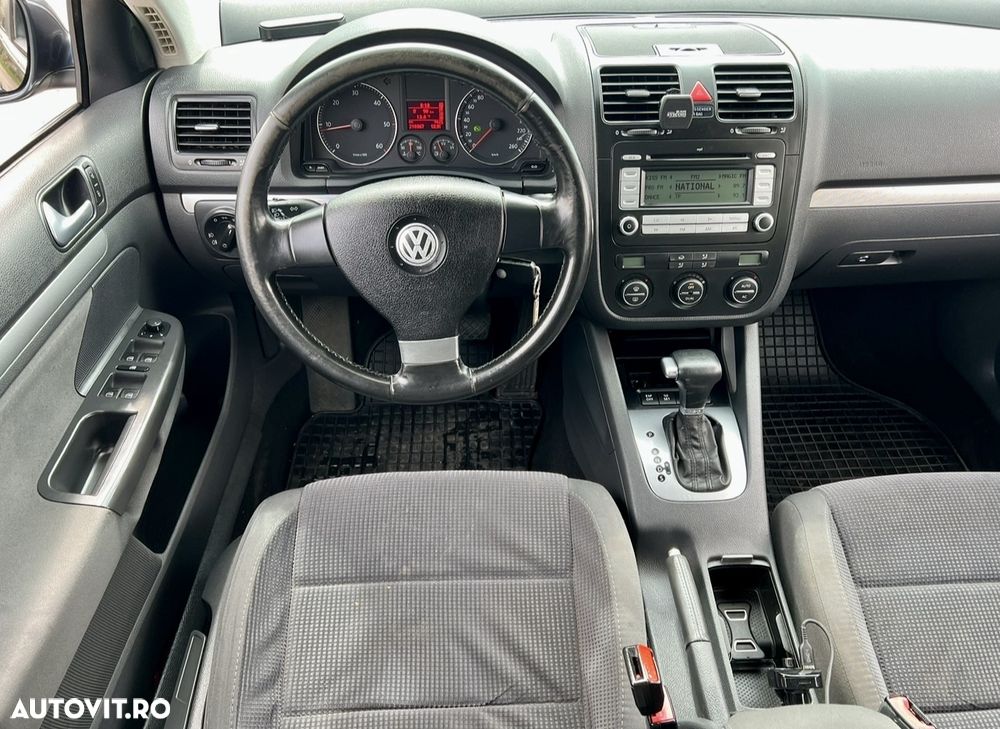Volkswagen Golf 2.0 TDI Comfortline DSG - 17