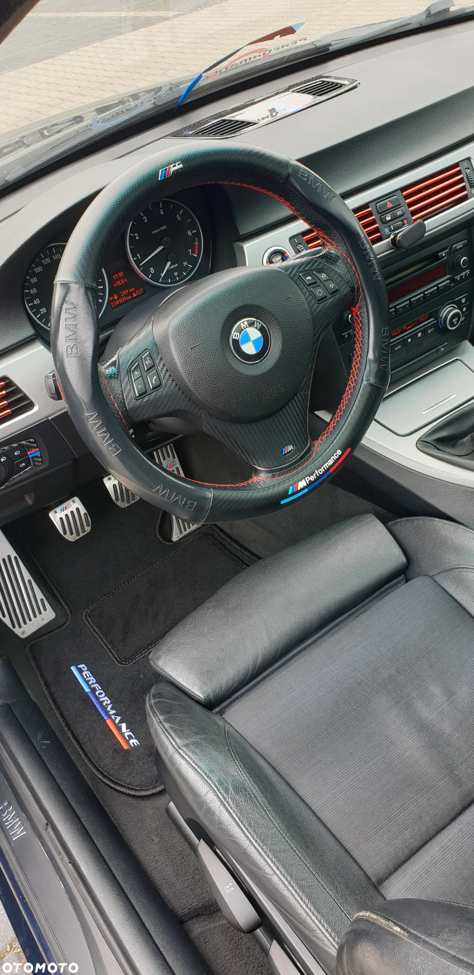 BMW Seria 3 320i Touring - 12