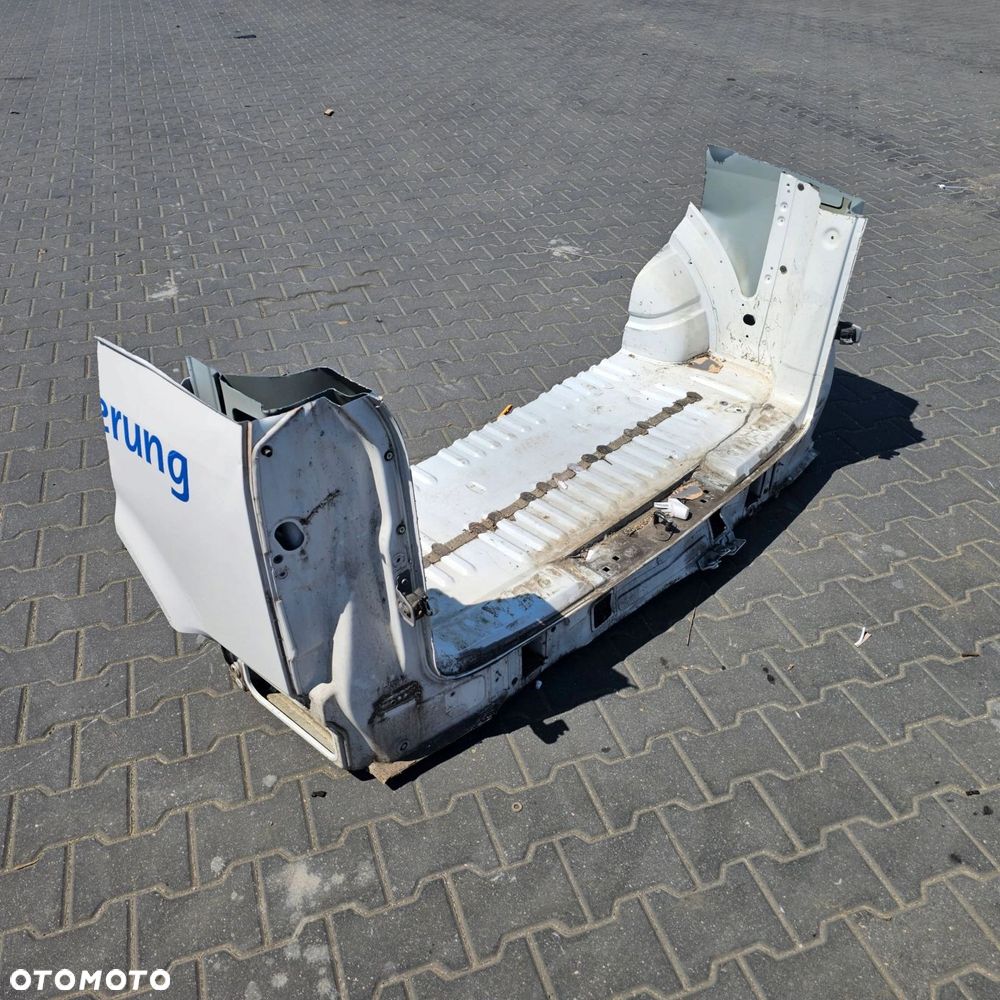 VW T5 T6 KRÓTKI ćwiartka pas poszycie tył - 1