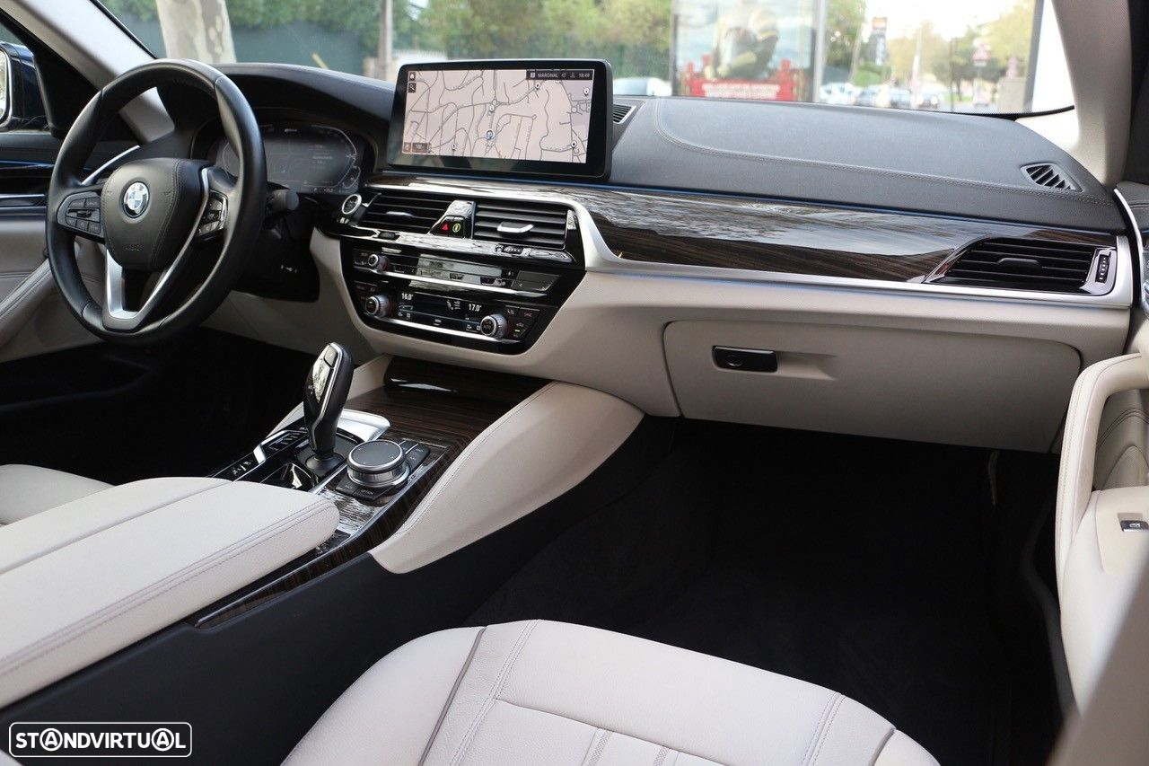 BMW 530 e Line Luxury - 12