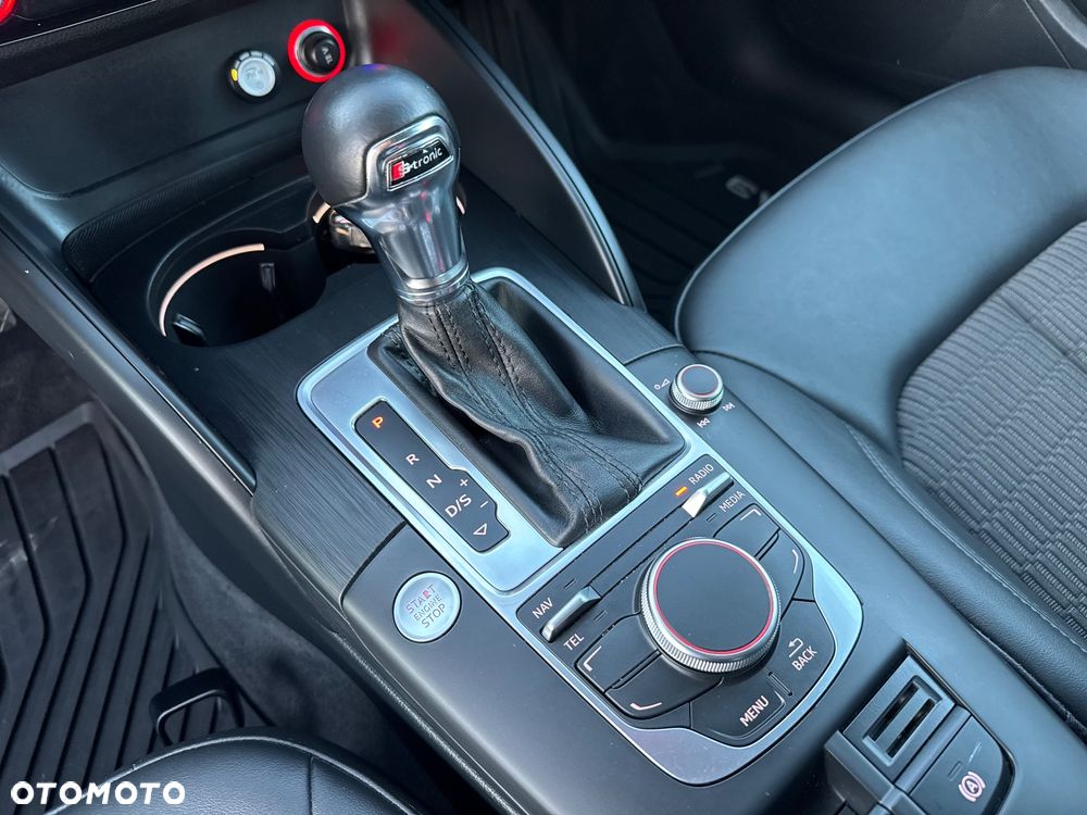 Audi A3 Sportback 1.8 TFSI S tronic Ambiente - 12