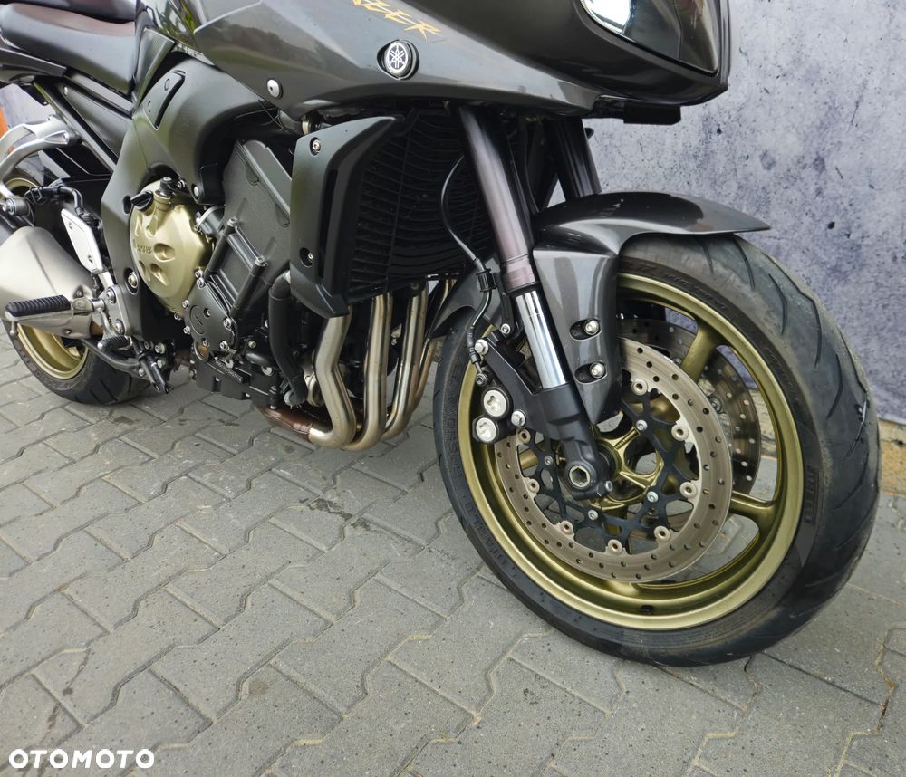 Yamaha FZ - 18