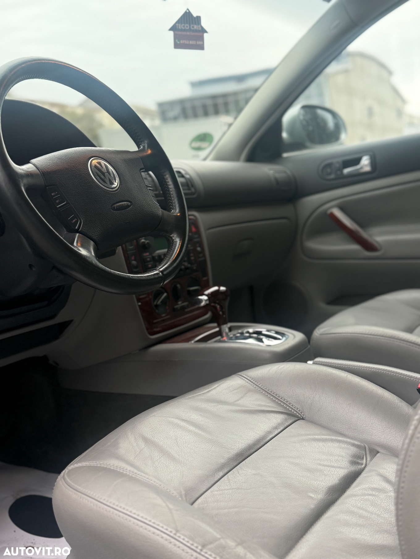 Volkswagen Passat - 4