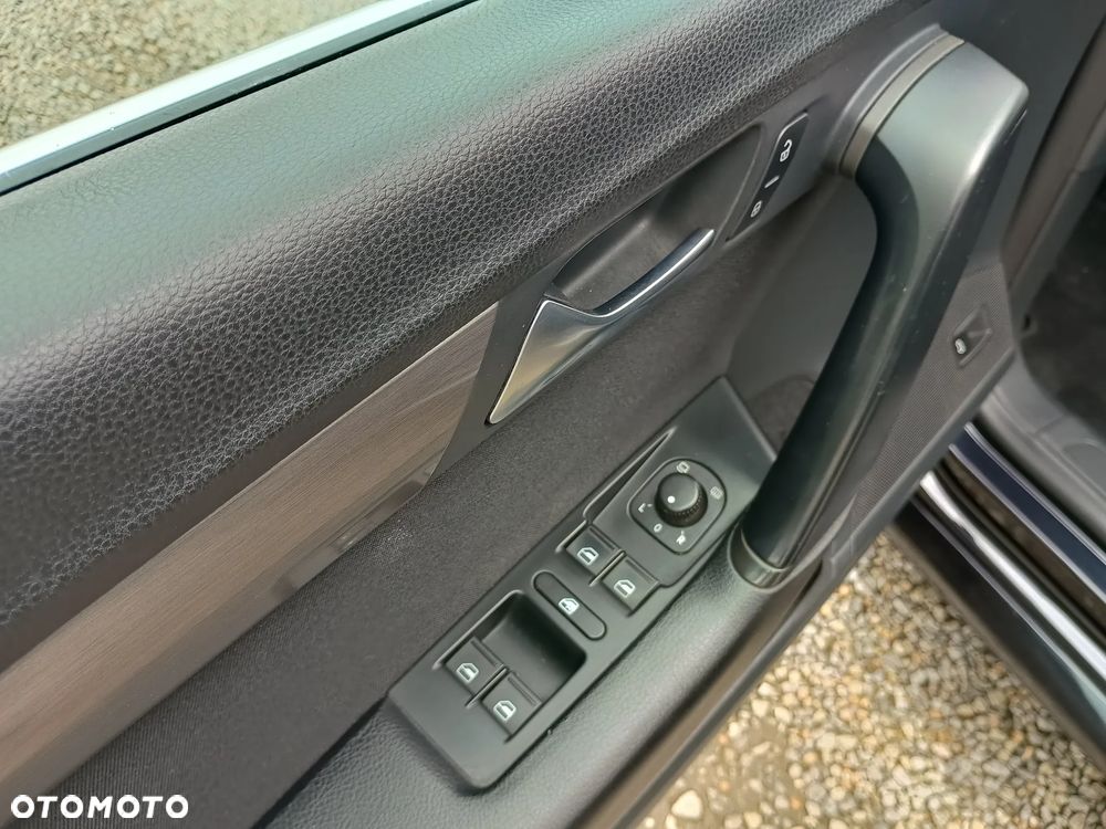 Volkswagen Passat 2.0 Blue TDI SCR Trendline - 14