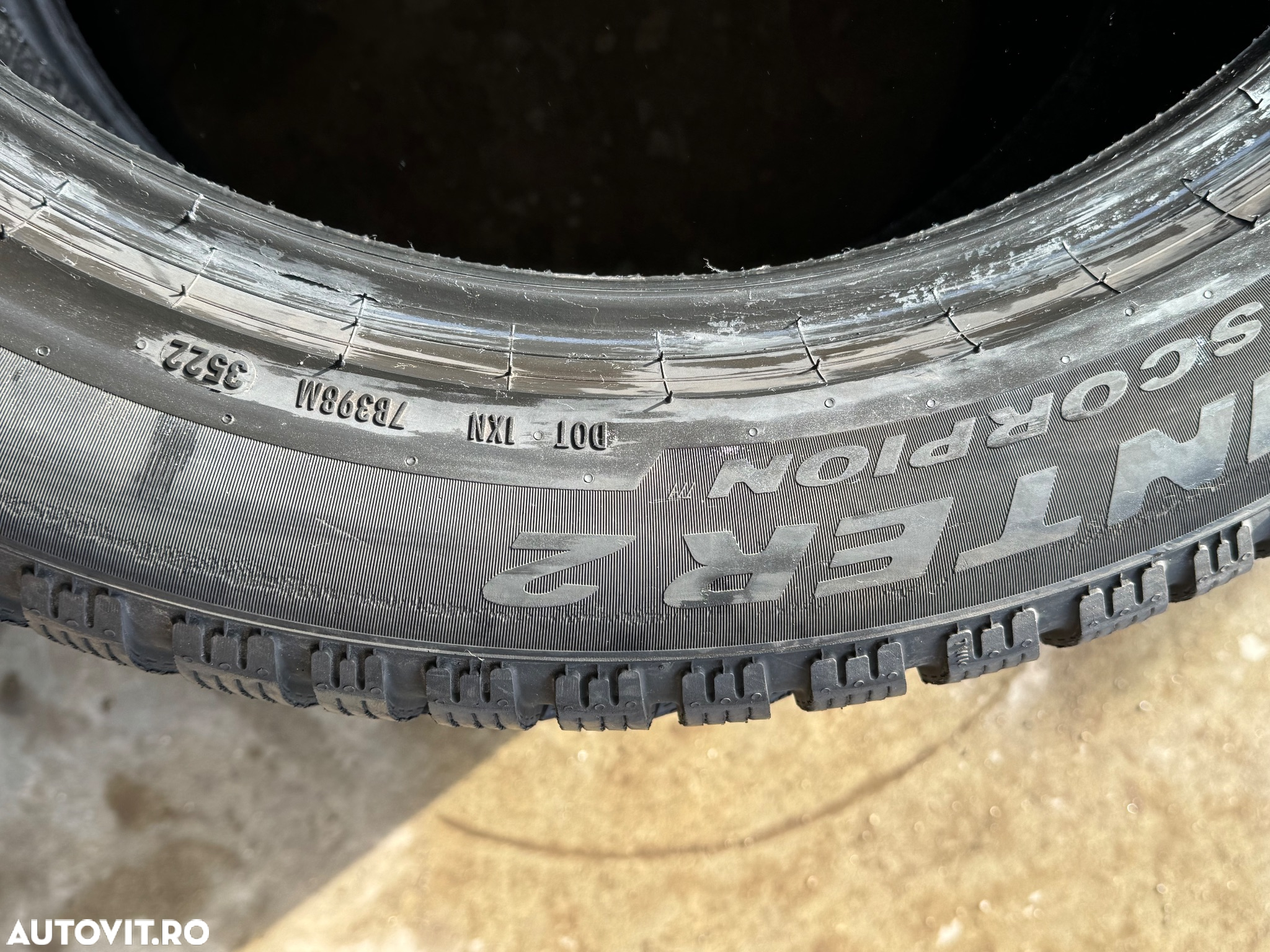 Vând 2 anvelope 275/45/20 Pirelli de iarnă ca noi - 6