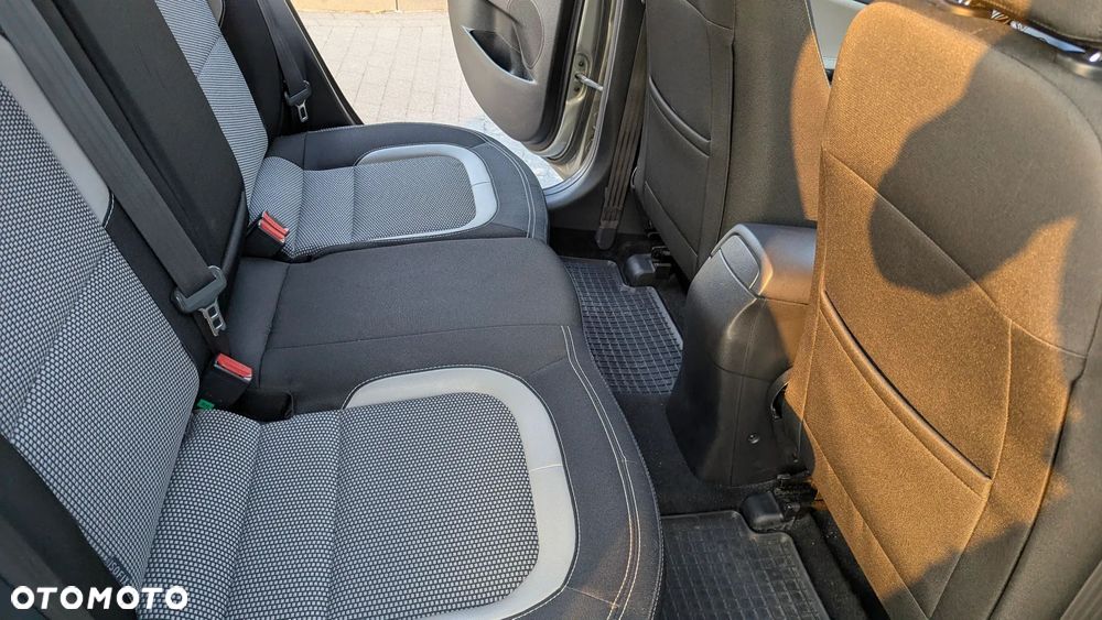 Kia Ceed 1.6 GDI L Business Line - 16