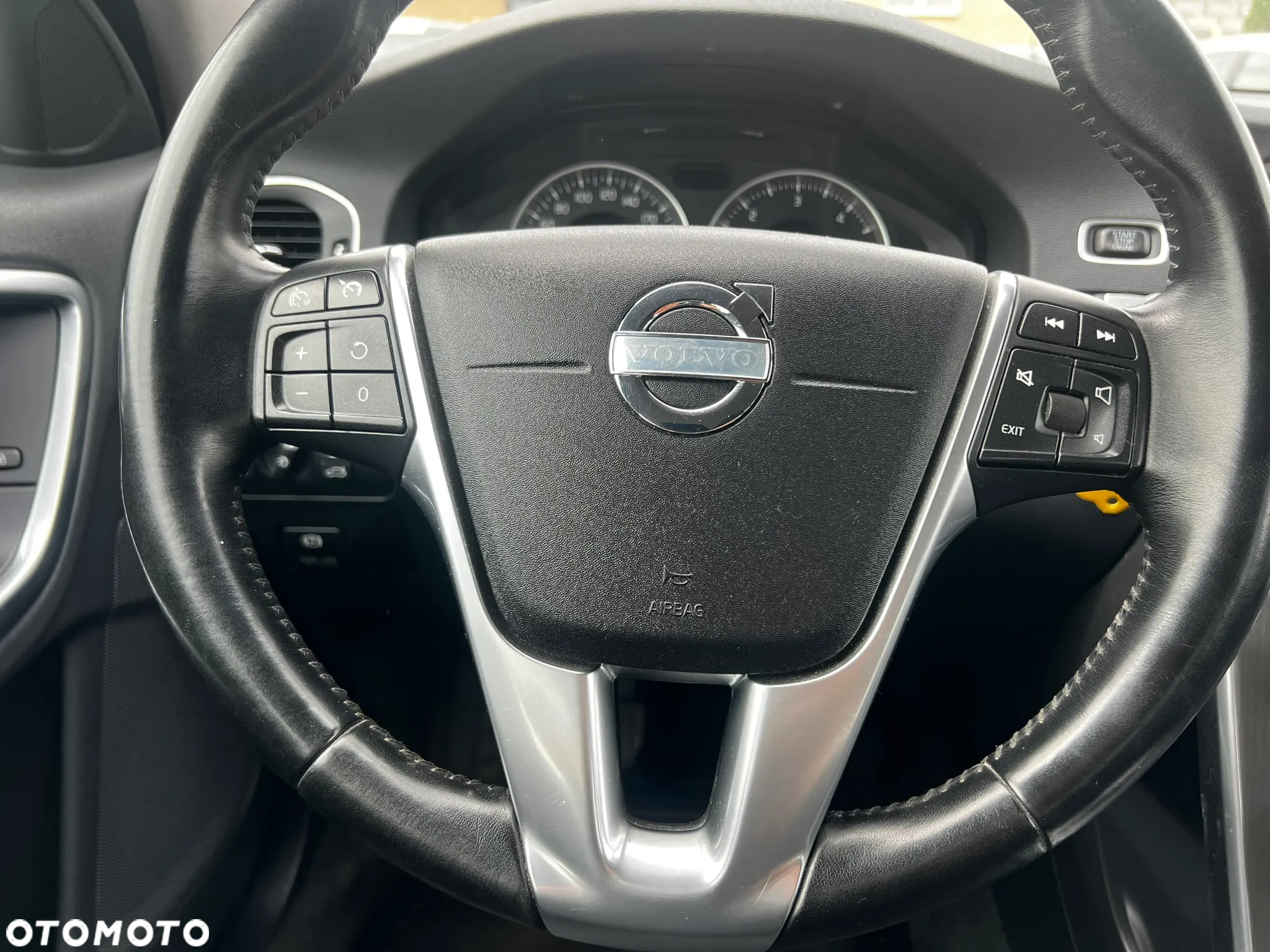 Volvo V60 DRIVe Momentum - 22
