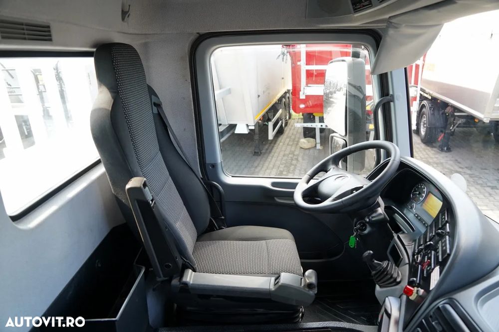 Mercedes-Benz ACTROS 2636 / 6x4 / CAROSERIE DE LIVRARE 7 M + HIAB HDS - EXTENSIE 12,6 M / PODEA REZISTENTĂ / RADIOCOMANDĂ / ROTATOARE / IMPORTAT - 30