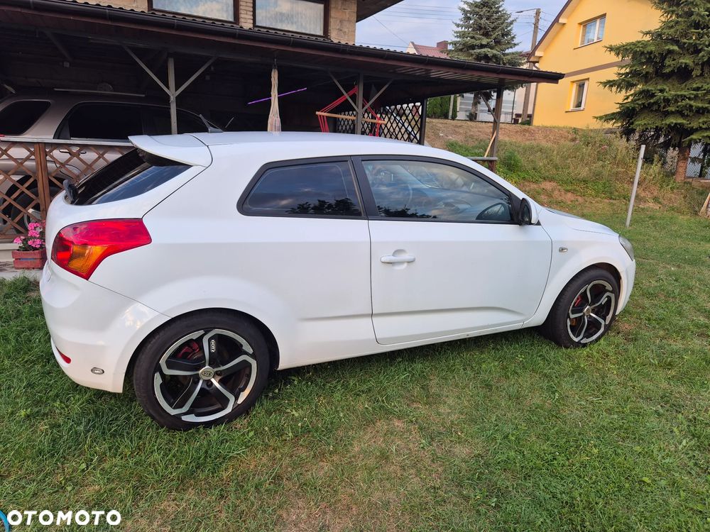 Kia ProCeed - 8