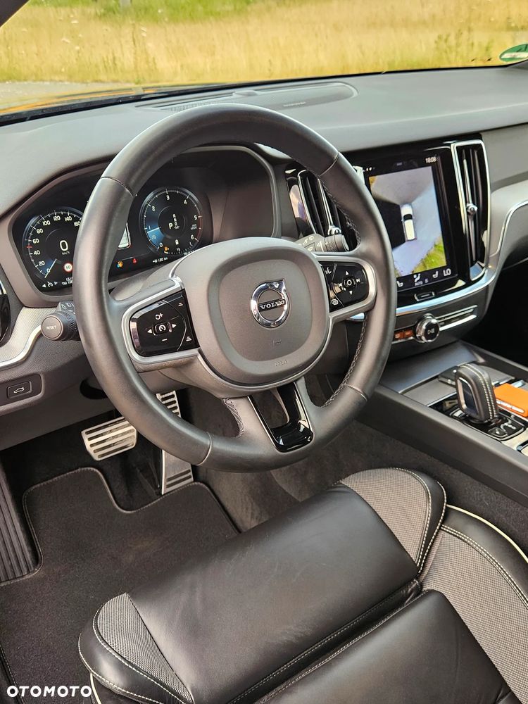 Volvo V60 B4 D R-Design - 20