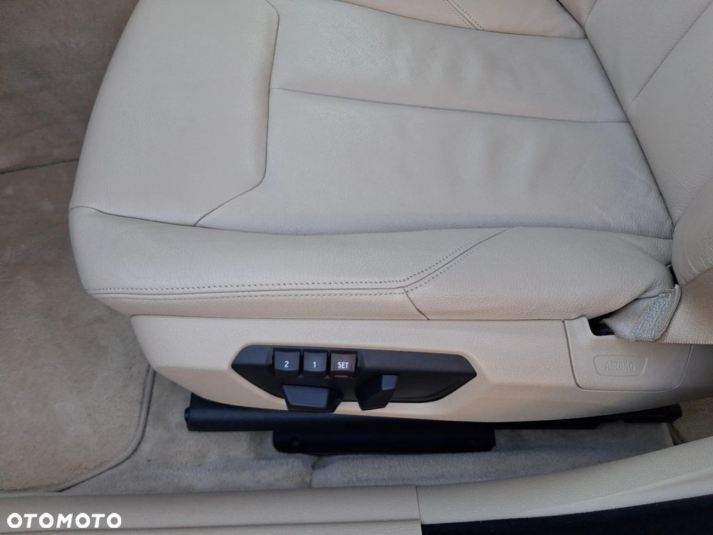 BMW 3GT 318d Luxury Line - 23