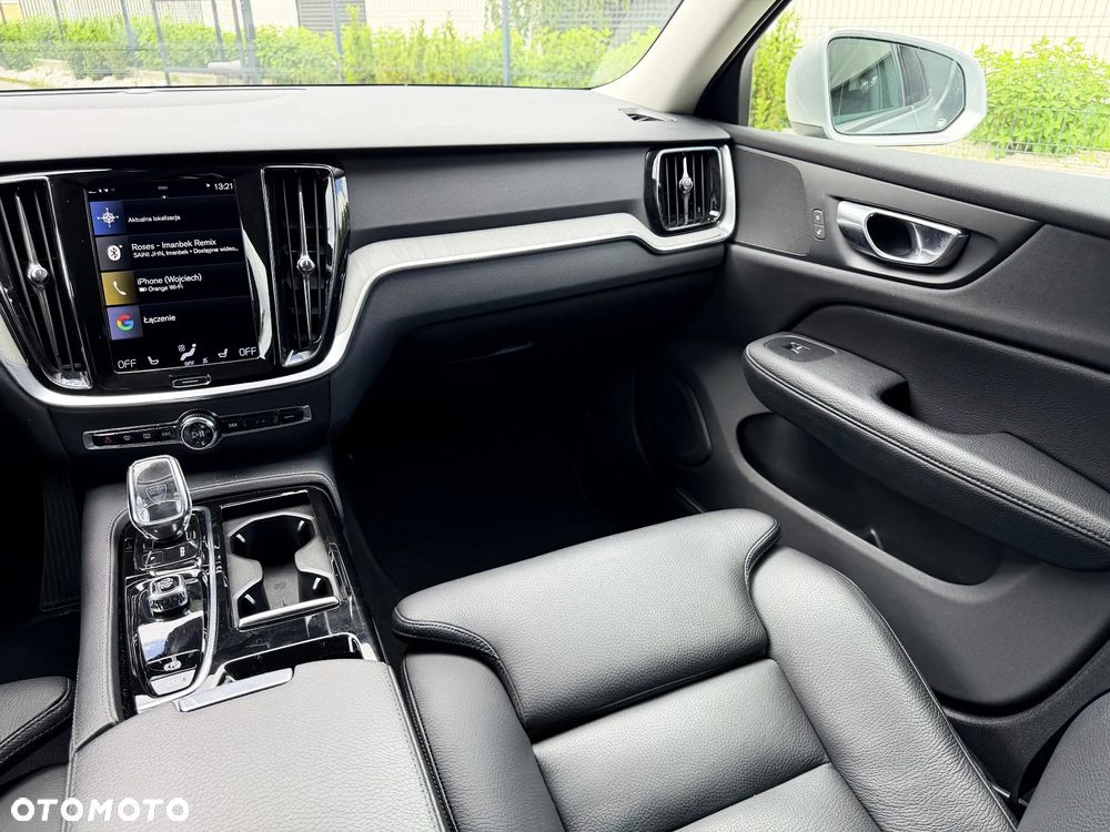 Volvo V60 T6 AWD Plug-In Hybrid Ultra Bright - 8