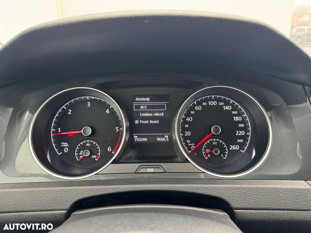 Volkswagen Golf 1.6 TDI Comfortline - 12