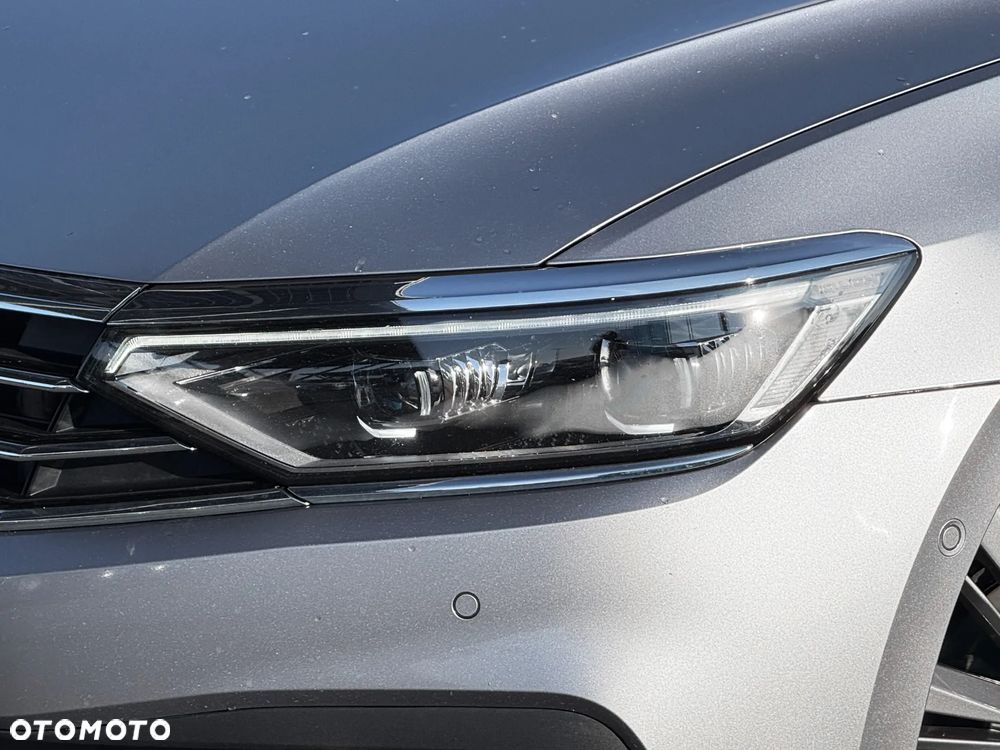 Volkswagen Passat Variant 2.0 TDI Elegance DSG - 8