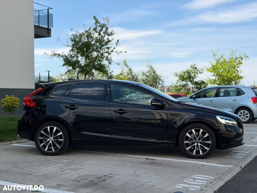 Volvo V40 D3 Aut. R-Design - 9