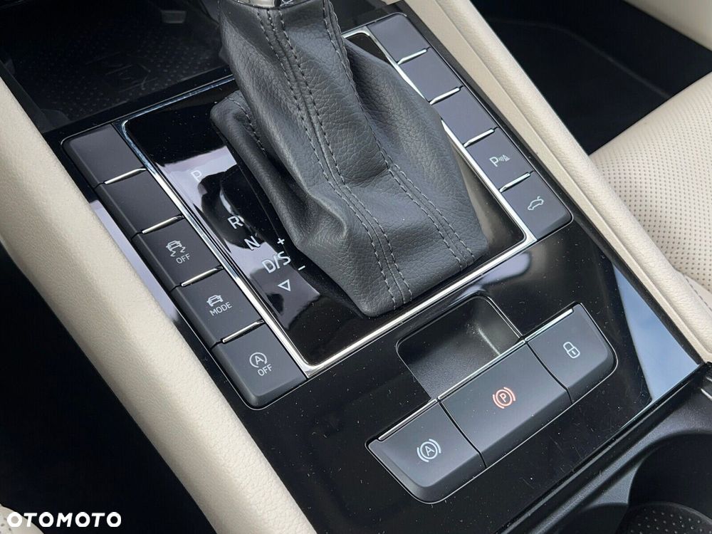 Skoda Superb 2.0 TSI L&K DSG - 28