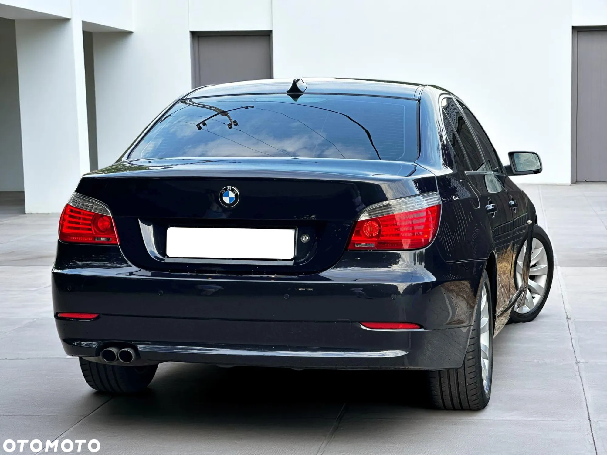 BMW Seria 5 523i Edition Exclusive - 17