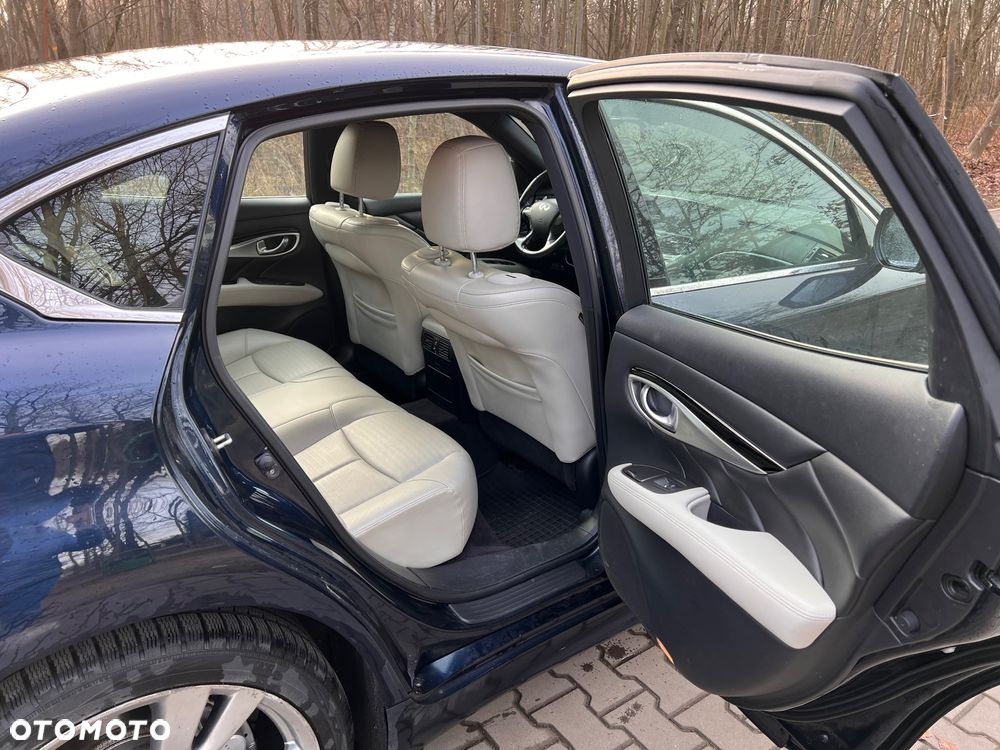 Infiniti Q70 2.2d Premium Executive - 11