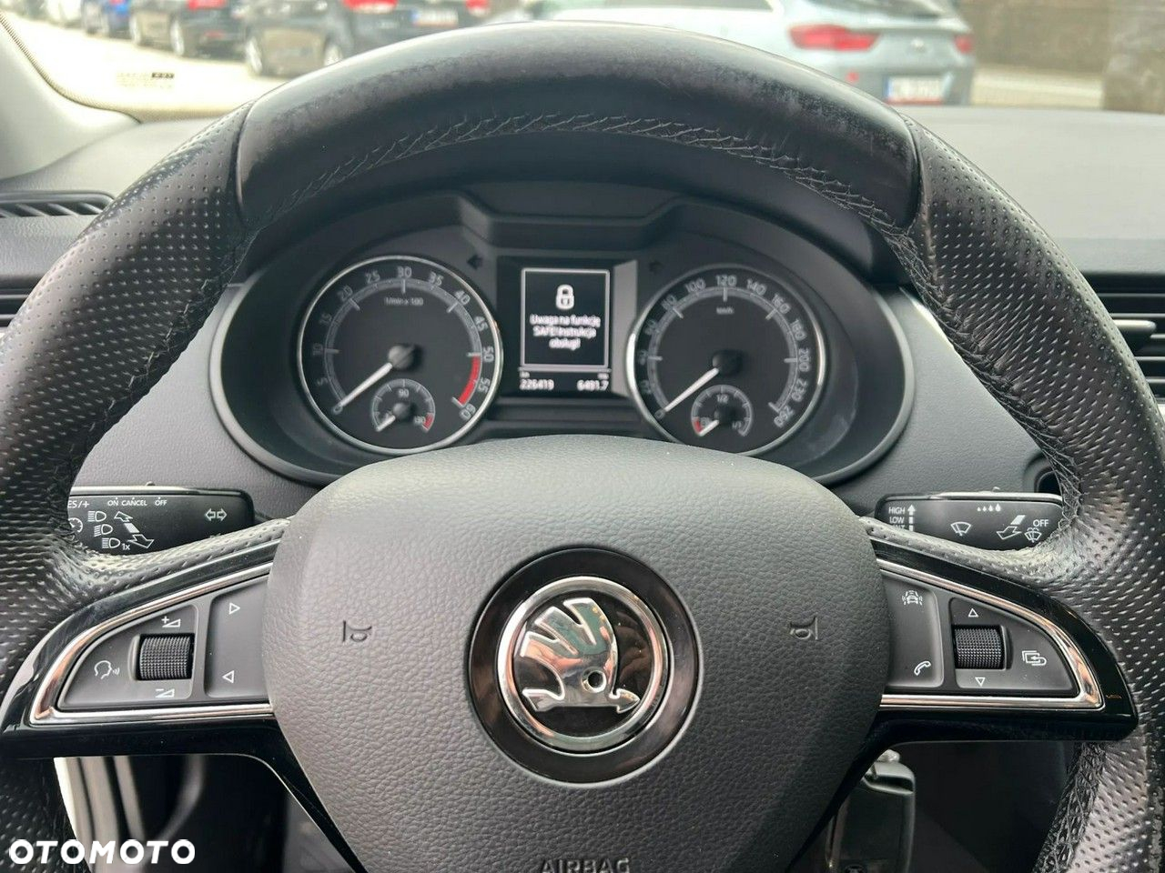 Skoda Octavia 1.6 TDI Ambition DSG - 9