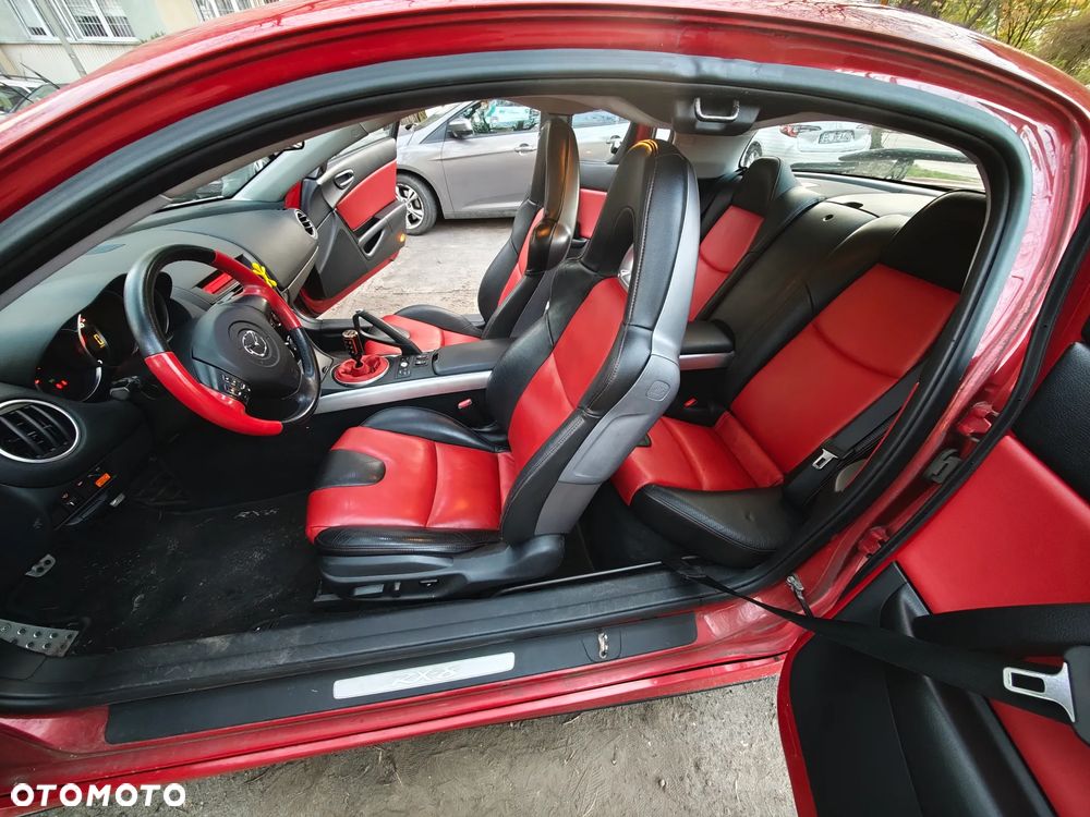 Mazda RX-8 - 11
