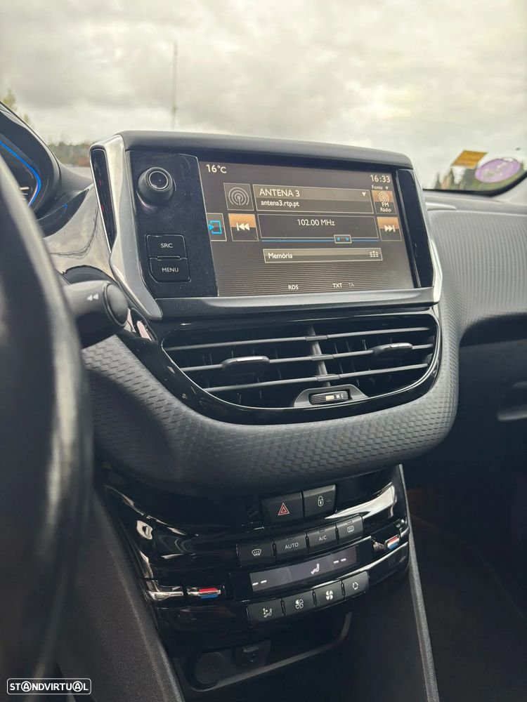 Peugeot 2008 1.2 PureTech Allure - 53