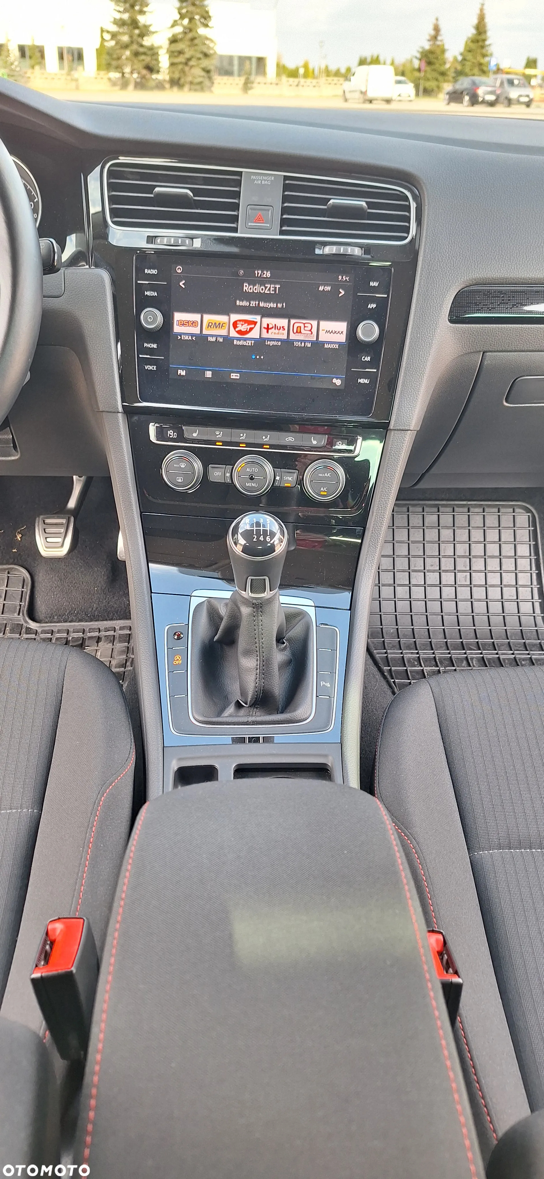 Volkswagen Golf - 10