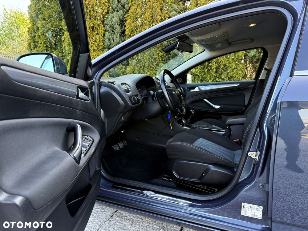 Ford Mondeo - 21