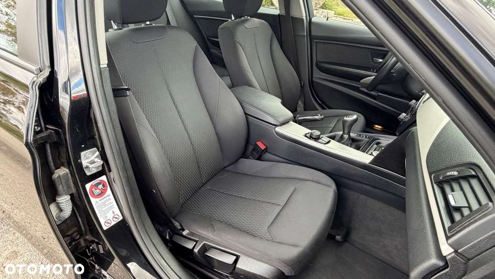BMW Seria 3 316d DPF Edition Lifestyle - 29