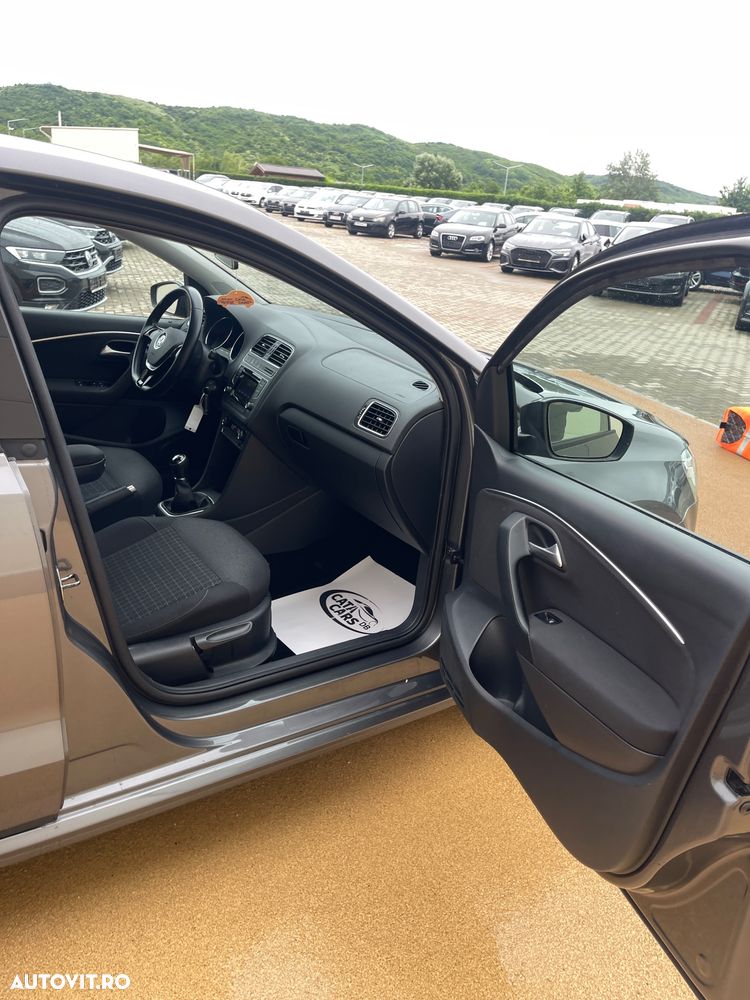 Volkswagen Polo 1.4 TDI CR BMT Comfortline - 23