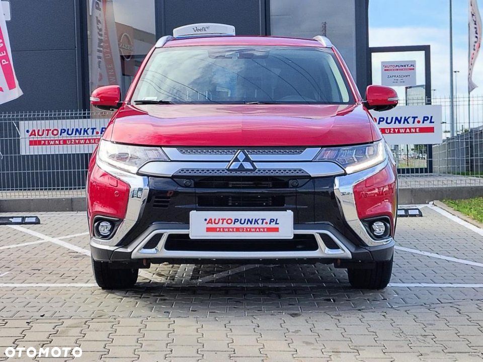 Mitsubishi Outlander - 2