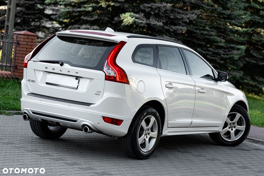 Volvo XC 60 D5 AWD Geartronic Momentum - 10