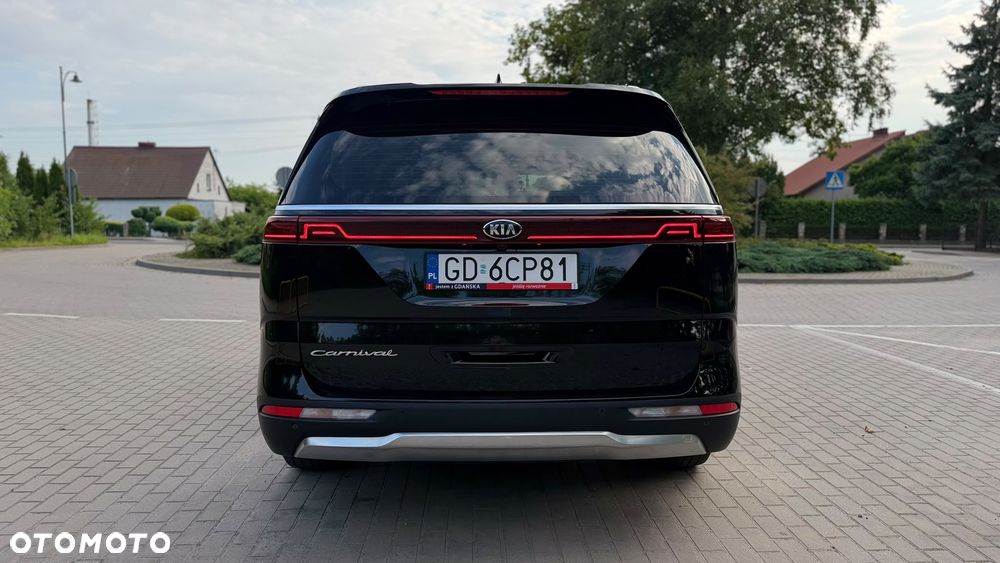 Kia Carnival - 6
