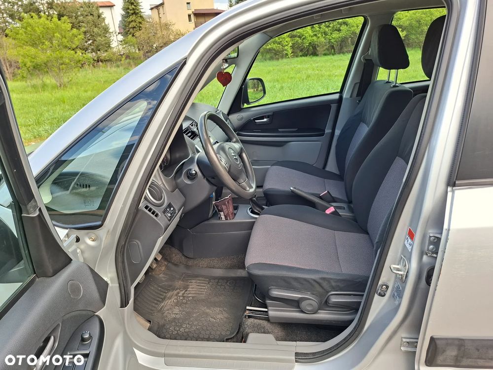 Suzuki SX4 - 11
